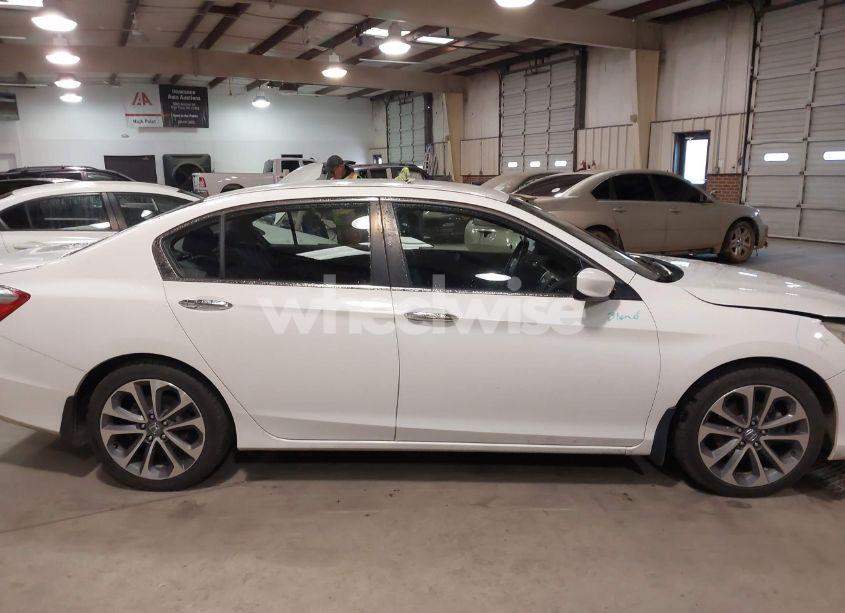 Photo 13 of 2015 Honda Accord SPORT (VIN 1HGCR2F58FA256697)