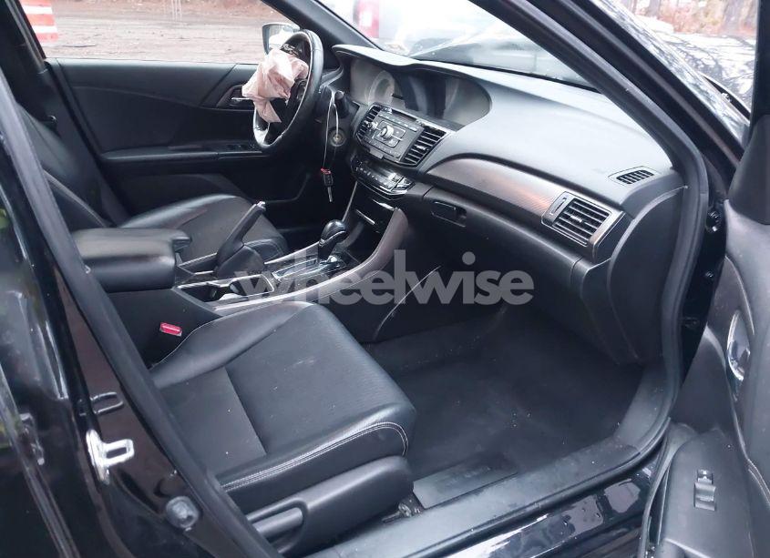 Photo 5 of 2016 Honda Accord SPORT (VIN 1HGCR2F58GA020388)