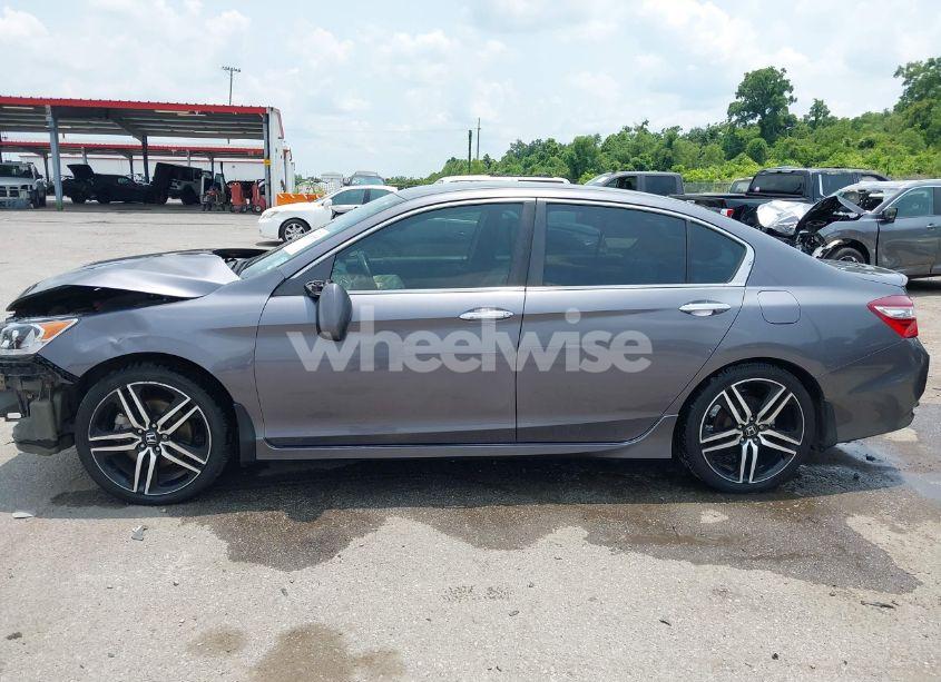Photo 14 of 2016 Honda Accord SPORT (VIN 1HGCR2F58GA024165)