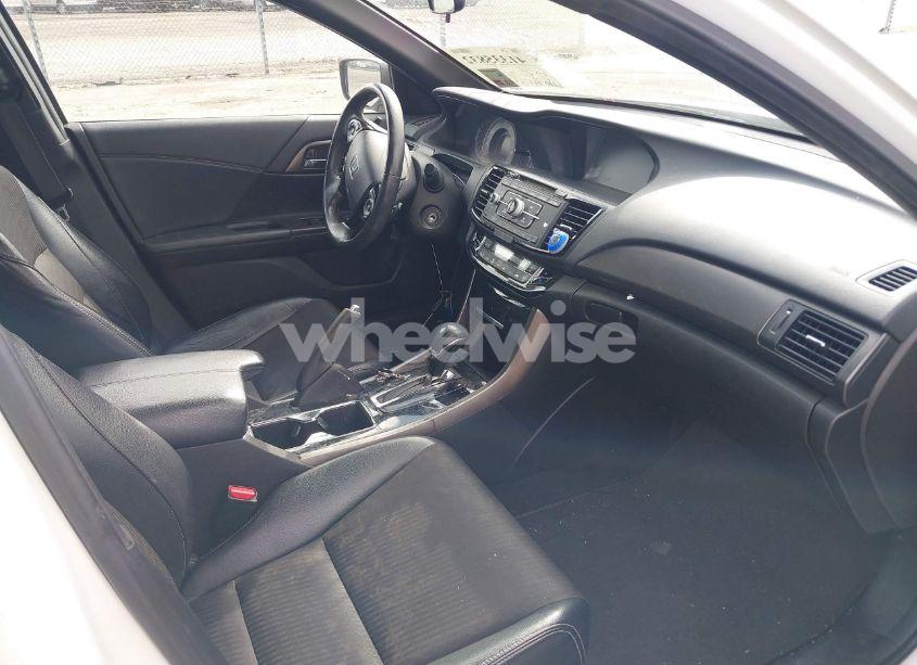 Photo 5 of 2016 Honda Accord SPORT (VIN 1HGCR2F58GA033660)