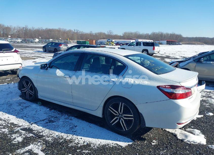 Photo 15 of 2016 Honda Accord SPORT (VIN 1HGCR2F58GA054458)