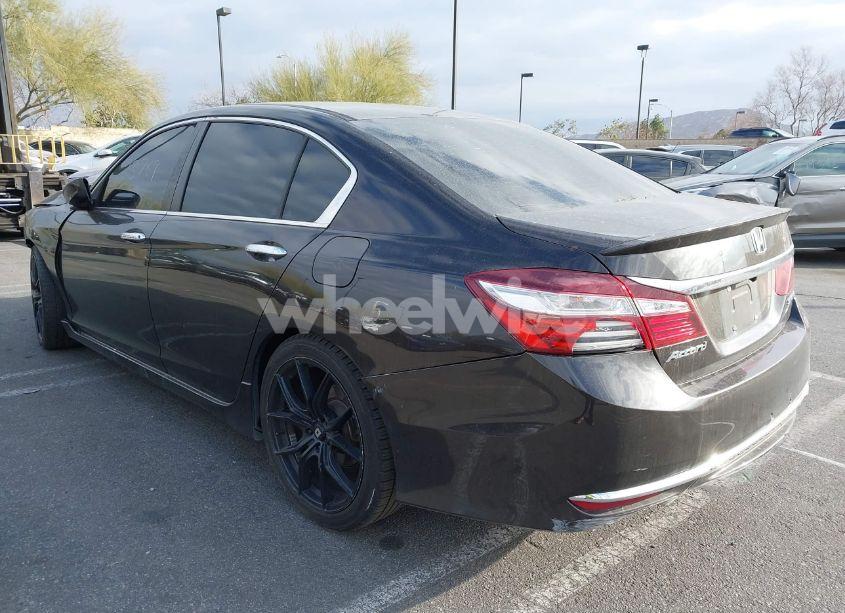 Photo 3 of 2016 Honda Accord SPORT (VIN 1HGCR2F58GA056923)