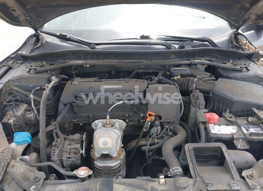 Photo 10 of 2016 Honda Accord SPORT (VIN 1HGCR2F58GA076752)