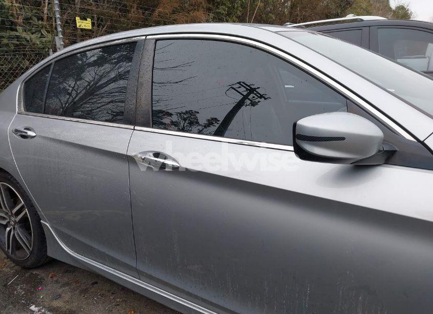 Photo 13 of 2016 Honda Accord SPORT (VIN 1HGCR2F58GA082146)