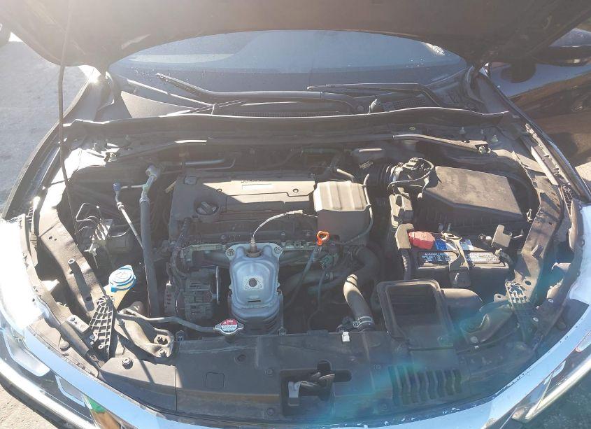 Photo 10 of 2016 Honda Accord SPORT (VIN 1HGCR2F58GA102475)