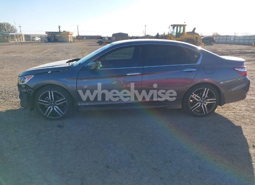 Photo 15 of 2016 Honda Accord SPORT (VIN 1HGCR2F58GA233521)