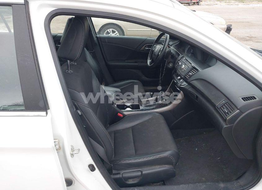 Photo 5 of 2017 Honda Accord SPORT (VIN 1HGCR2F58HA041050)