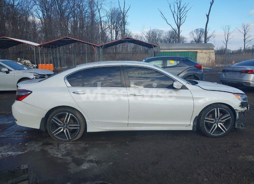 Photo 13 of 2017 Honda Accord SPORT (VIN 1HGCR2F58HA100484)