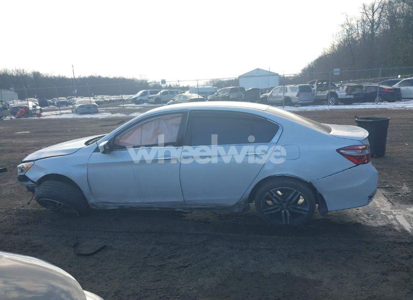 Photo 14 of 2017 Honda Accord SPORT (VIN 1HGCR2F58HA100484)