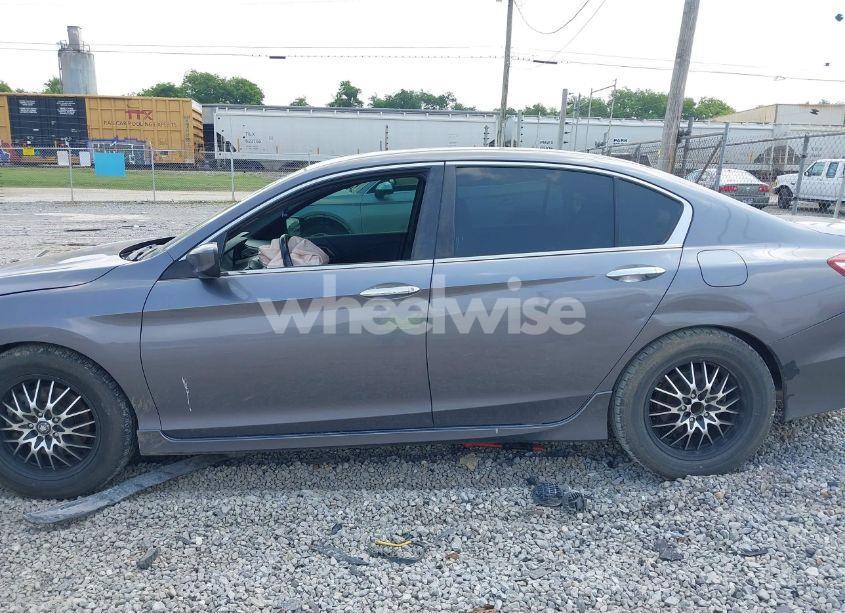 Photo 15 of 2017 Honda Accord SPORT (VIN 1HGCR2F58HA239160)