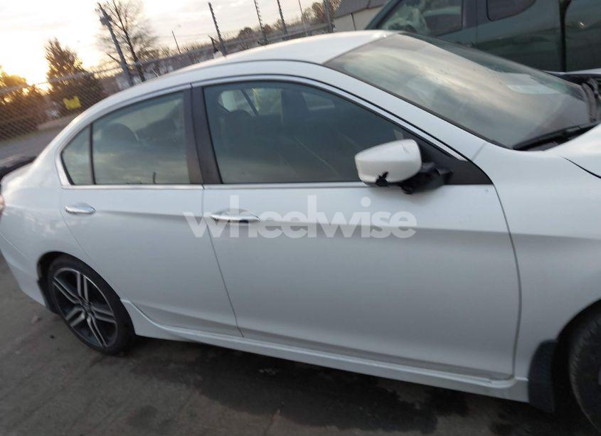 Photo 13 of 2017 Honda Accord SPORT (VIN 1HGCR2F58HA284275)