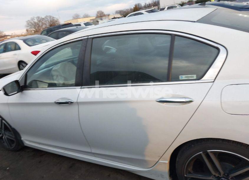 Photo 14 of 2017 Honda Accord SPORT (VIN 1HGCR2F58HA284275)