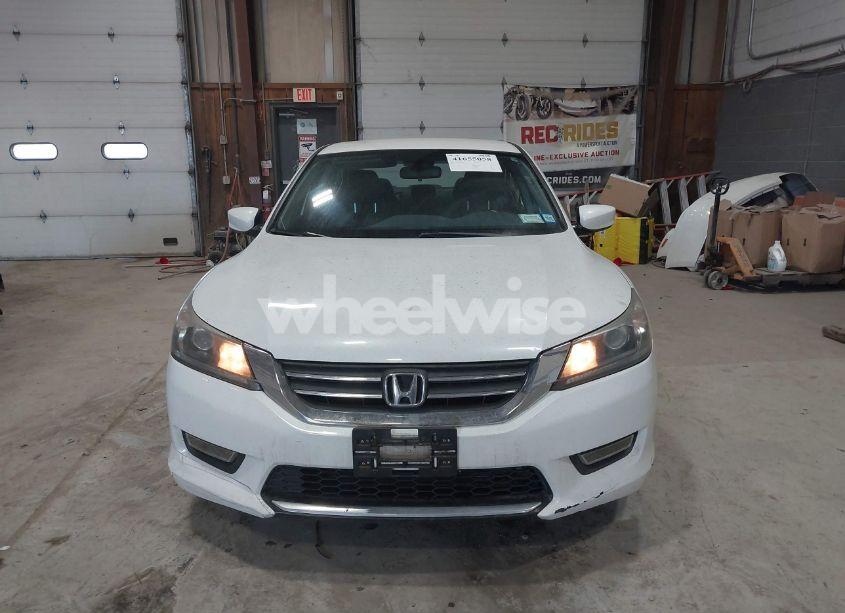 Photo 12 of 2013 Honda Accord SPORT (VIN 1HGCR2F59DA207103)