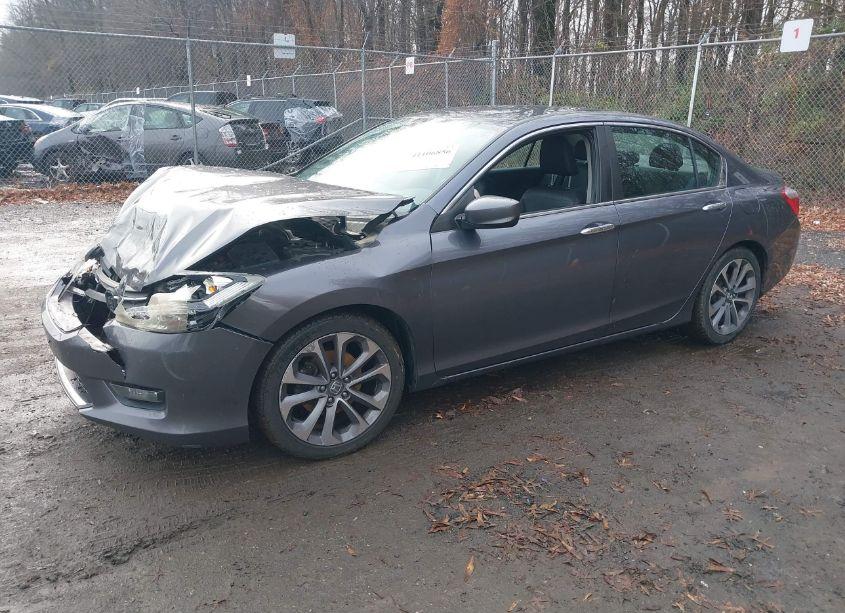 Photo 2 of 2014 Honda Accord SPORT (VIN 1HGCR2F59EA197075)