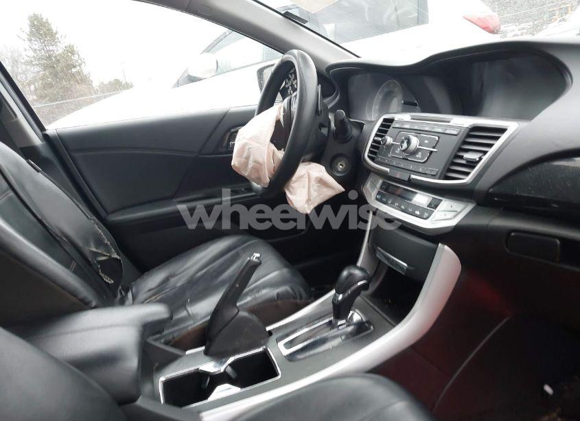 Photo 5 of 2015 Honda Accord SPORT (VIN 1HGCR2F59FA033732)