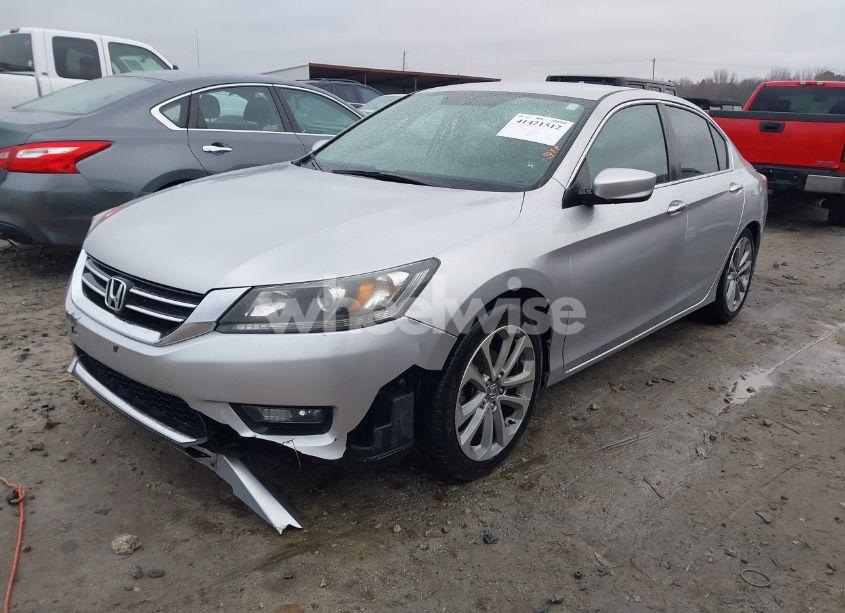 Photo 2 of 2015 Honda Accord SPORT (VIN 1HGCR2F59FA095938)