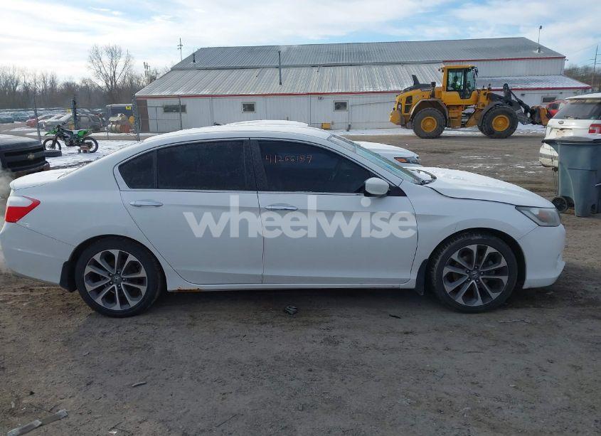 Photo 13 of 2015 Honda Accord SPORT (VIN 1HGCR2F59FA157208)