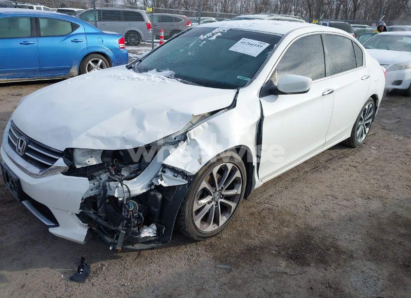 Photo 2 of 2015 Honda Accord SPORT (VIN 1HGCR2F59FA157208)