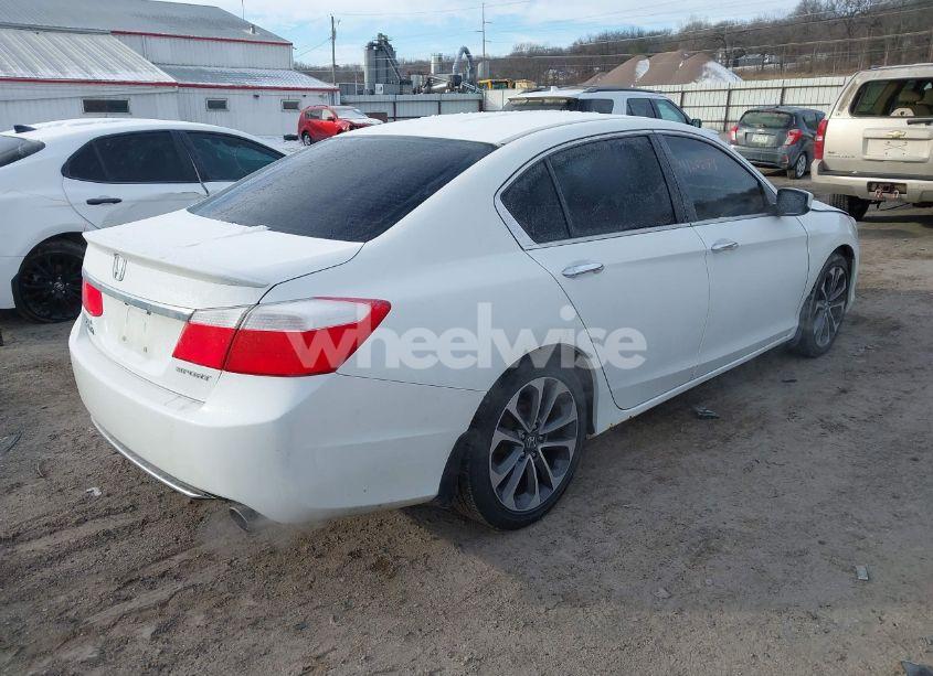 Photo 4 of 2015 Honda Accord SPORT (VIN 1HGCR2F59FA157208)