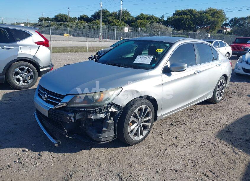Photo 2 of 2015 Honda Accord SPORT (VIN 1HGCR2F59FA159668)