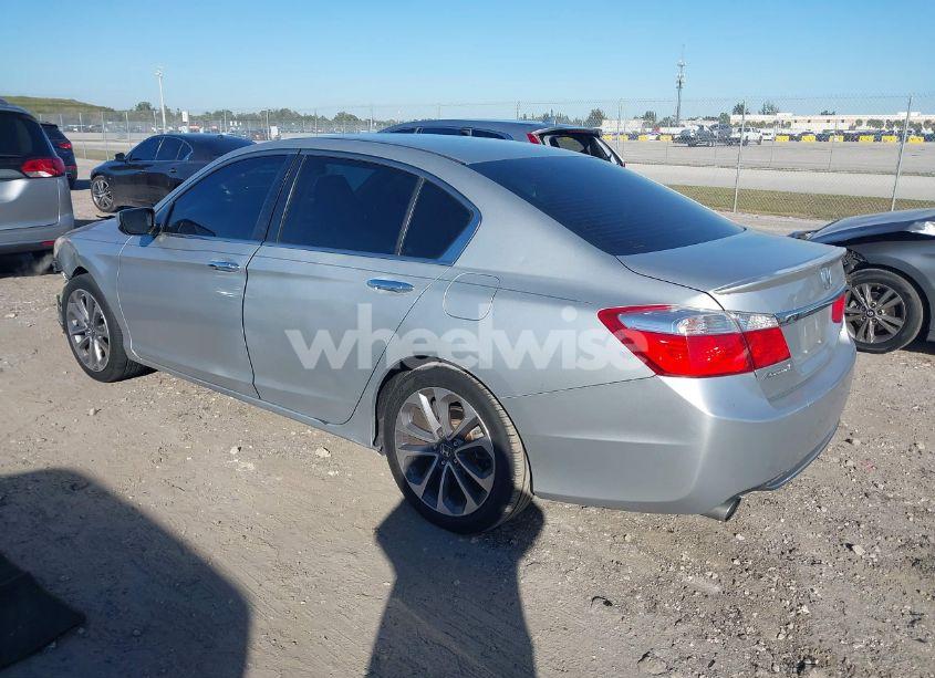 Photo 3 of 2015 Honda Accord SPORT (VIN 1HGCR2F59FA159668)