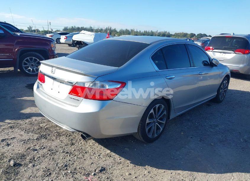 Photo 4 of 2015 Honda Accord SPORT (VIN 1HGCR2F59FA159668)