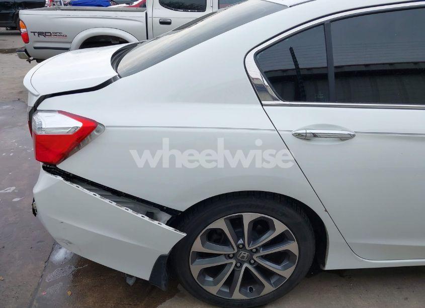 Photo 19 of 2015 Honda Accord SPORT (VIN 1HGCR2F59FA208187)