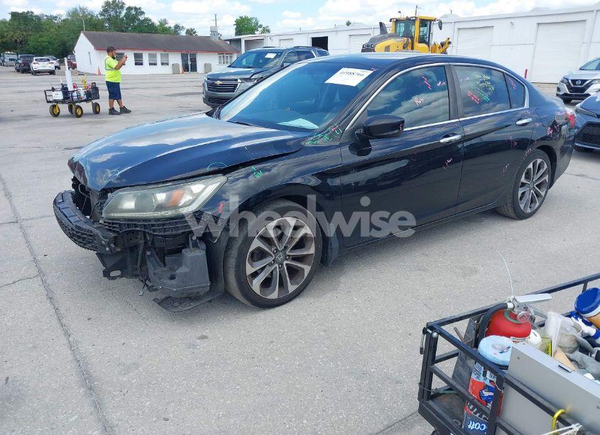 Photo 2 of 2015 Honda Accord SPORT (VIN 1HGCR2F59FA209520)