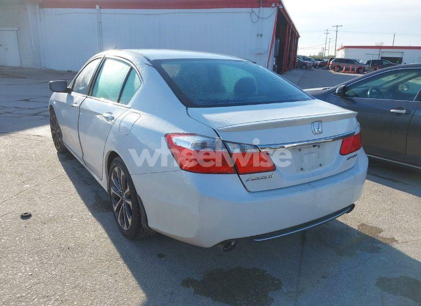 Photo 3 of 2015 Honda Accord SPORT (VIN 1HGCR2F59FA217293)