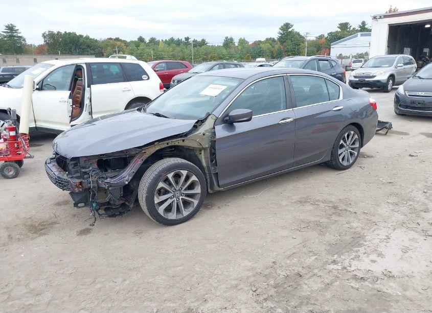 Photo 2 of 2015 Honda Accord SPORT (VIN 1HGCR2F59FA265084)