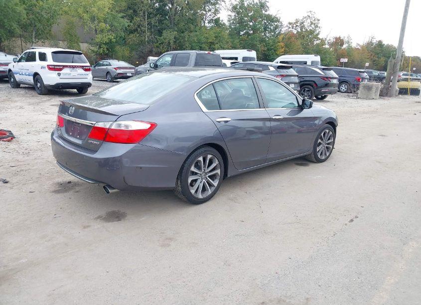 Photo 4 of 2015 Honda Accord SPORT (VIN 1HGCR2F59FA265084)