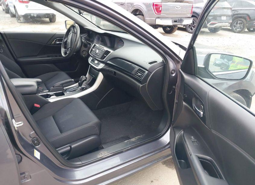 Photo 5 of 2015 Honda Accord SPORT (VIN 1HGCR2F59FA265084)