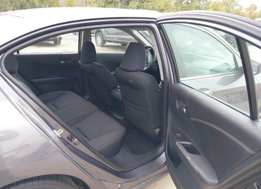 Photo 8 of 2015 Honda Accord SPORT (VIN 1HGCR2F59FA265084)