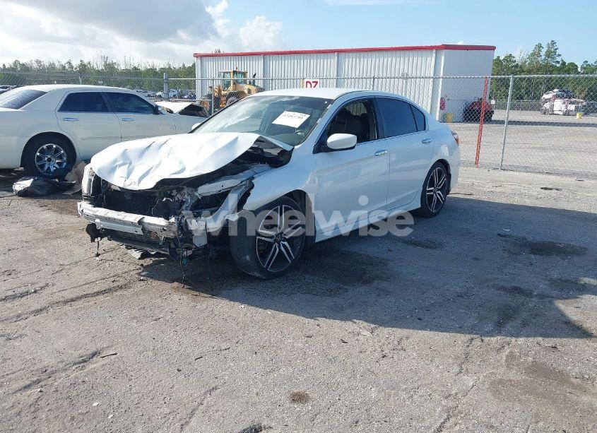 Photo 2 of 2016 Honda Accord SPORT (VIN 1HGCR2F59GA015703)