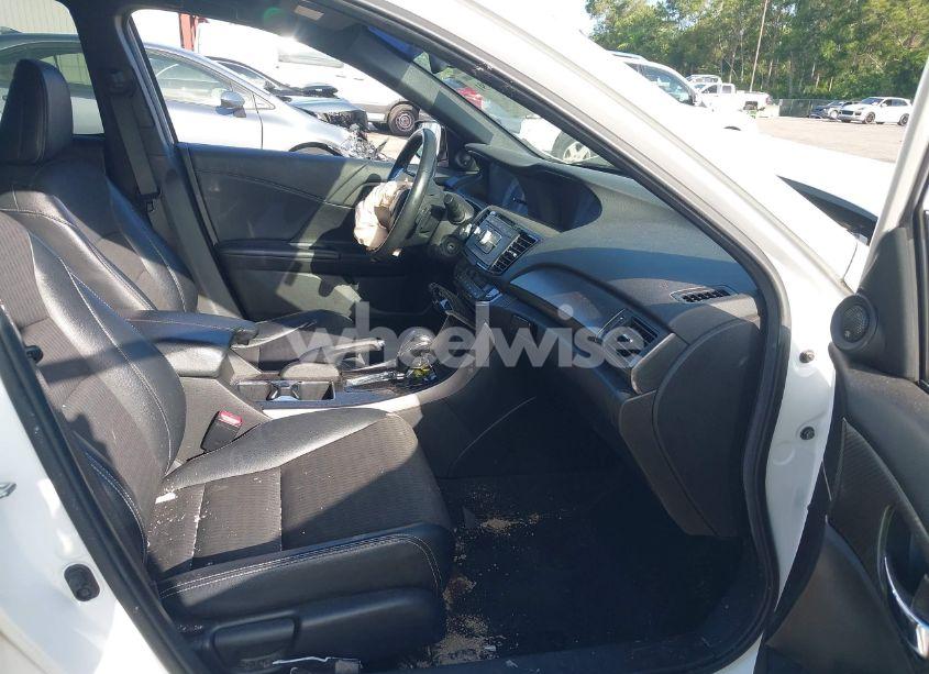 Photo 5 of 2016 Honda Accord SPORT (VIN 1HGCR2F59GA015703)