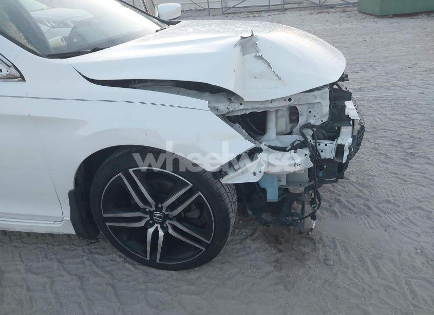 Photo 18 of 2016 Honda Accord SPORT (VIN 1HGCR2F59GA065470)