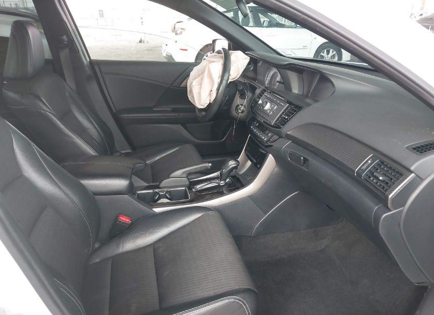 Photo 5 of 2016 Honda Accord SPORT (VIN 1HGCR2F59GA114957)