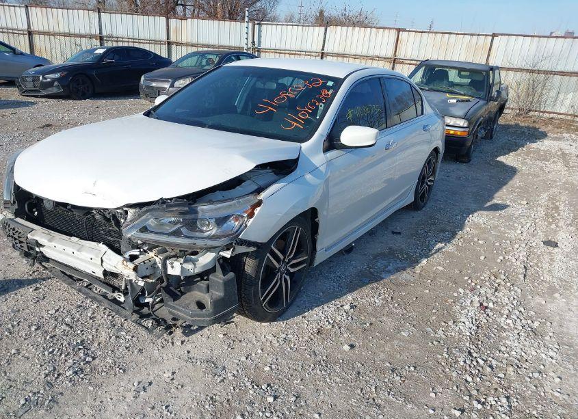 Photo 2 of 2016 Honda Accord SPORT (VIN 1HGCR2F59GA163091)