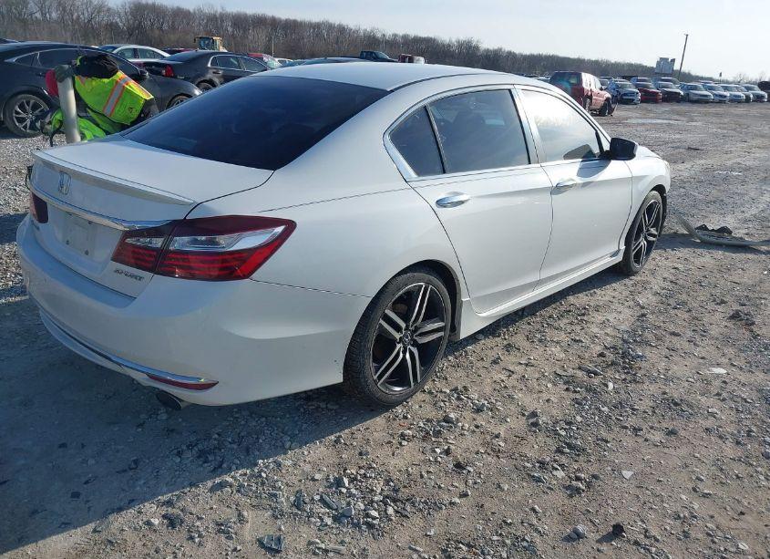 Photo 4 of 2016 Honda Accord SPORT (VIN 1HGCR2F59GA163091)