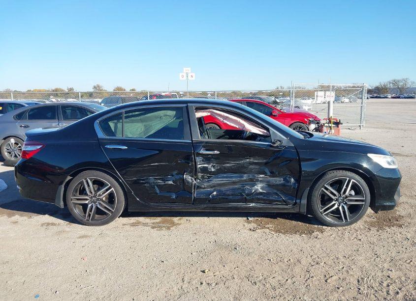 Photo 13 of 2016 Honda Accord SPORT (VIN 1HGCR2F59GA200382)