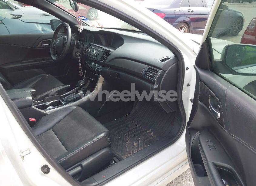 Photo 5 of 2017 Honda Accord SPORT (VIN 1HGCR2F59HA001592)