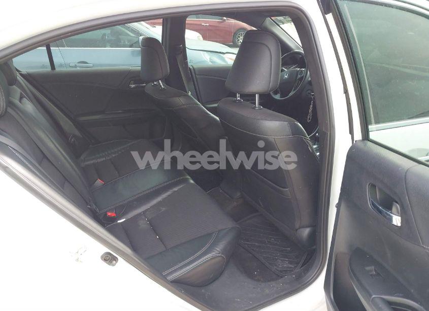 Photo 8 of 2017 Honda Accord SPORT (VIN 1HGCR2F59HA001592)