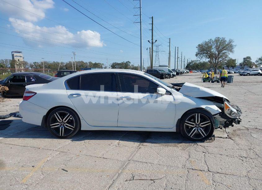 Photo 14 of 2017 Honda Accord SPORT (VIN 1HGCR2F59HA149029)