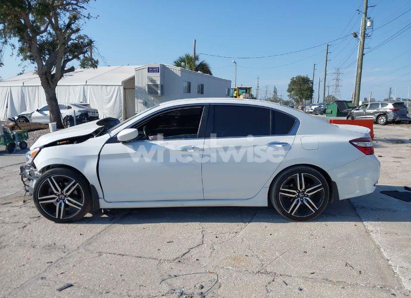 Photo 15 of 2017 Honda Accord SPORT (VIN 1HGCR2F59HA149029)