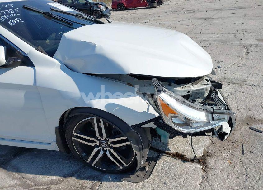 Photo 18 of 2017 Honda Accord SPORT (VIN 1HGCR2F59HA149029)