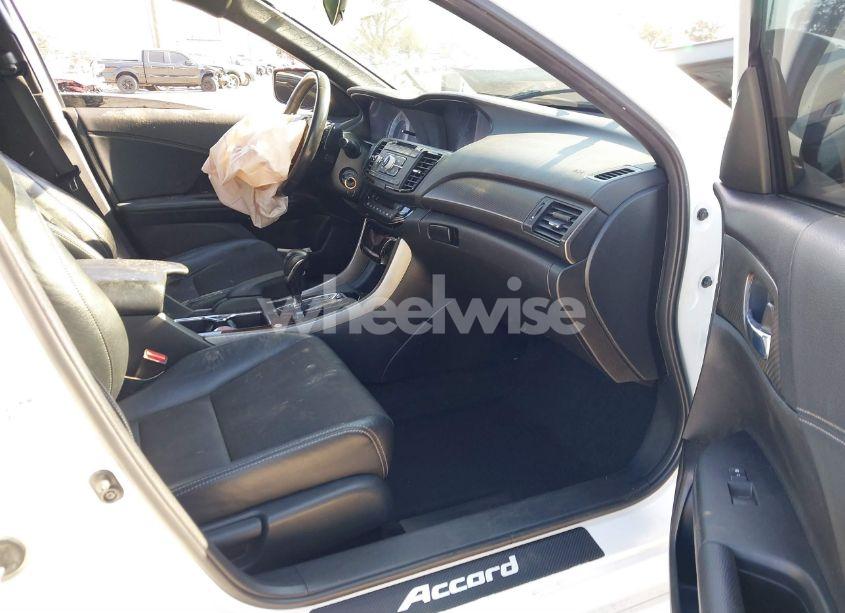 Photo 5 of 2017 Honda Accord SPORT (VIN 1HGCR2F59HA149029)