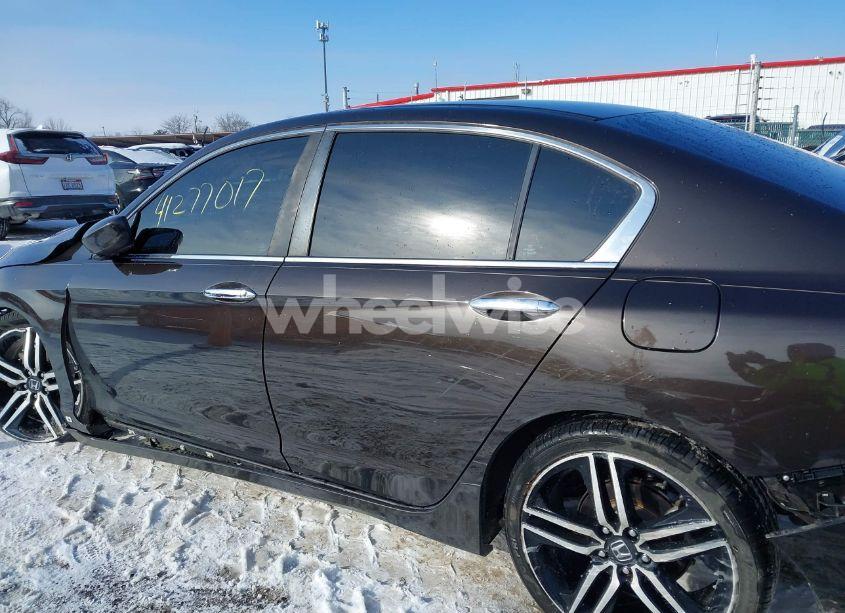 Photo 13 of 2017 Honda Accord SPORT (VIN 1HGCR2F59HA214185)