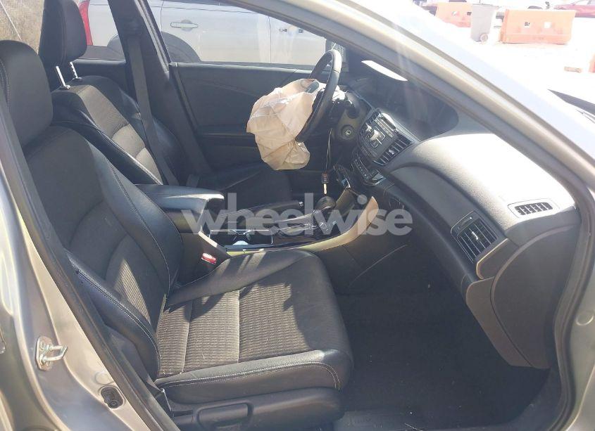 Photo 5 of 2017 Honda Accord SPORT (VIN 1HGCR2F59HA237899)