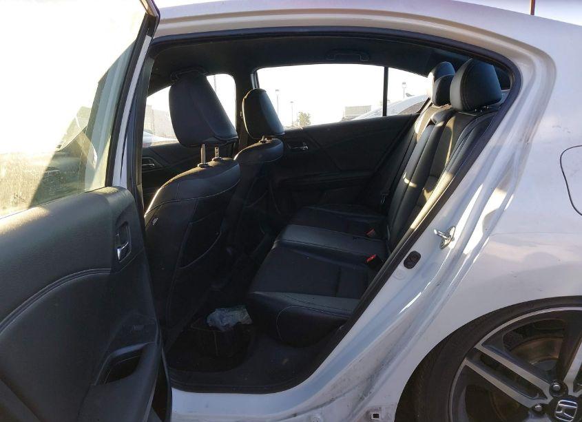 Photo 8 of 2017 Honda Accord SPORT (VIN 1HGCR2F59HA290036)