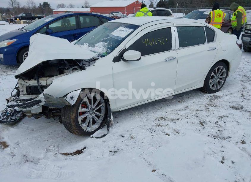 Photo 2 of 2014 Honda Accord SPORT (VIN 1HGCR2F5XEA035732)